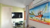 KITNET COM AR CONDICIONADO - LATERAL MAR