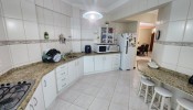 02 DORM E 02 VAGAS DE GARAGEM - AT 100M DO MAR