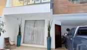 05 SUTES E 02 VAGAS - CASA EM PORTO BELO