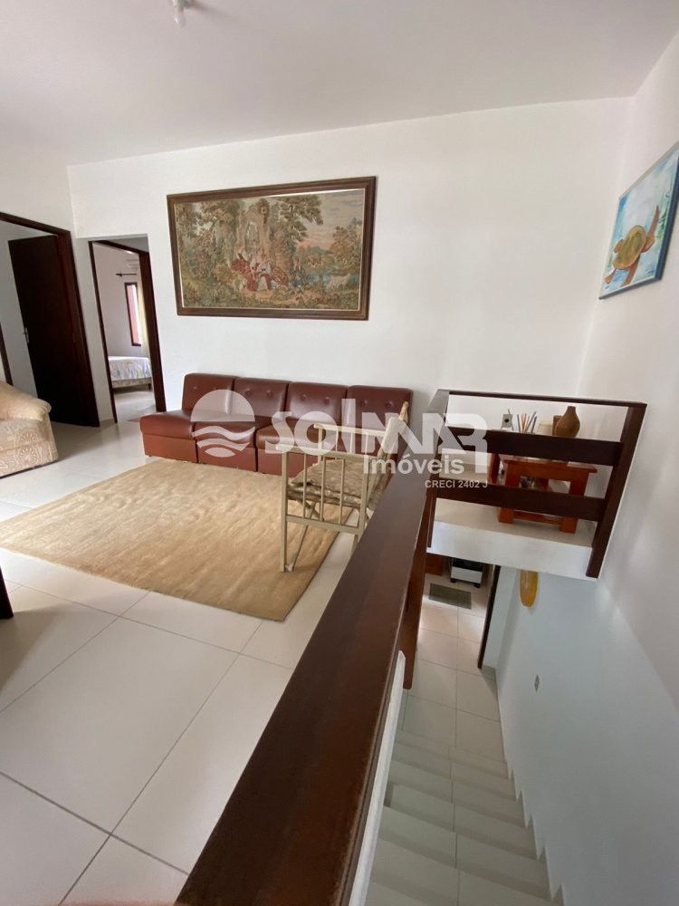 CASA COM 03 DORM E 03 VAGAS - QUADRA MAR 