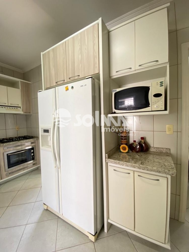 03 DORM SENDO 02 SUTES E 02 VAGAS - MEIA PRAIA