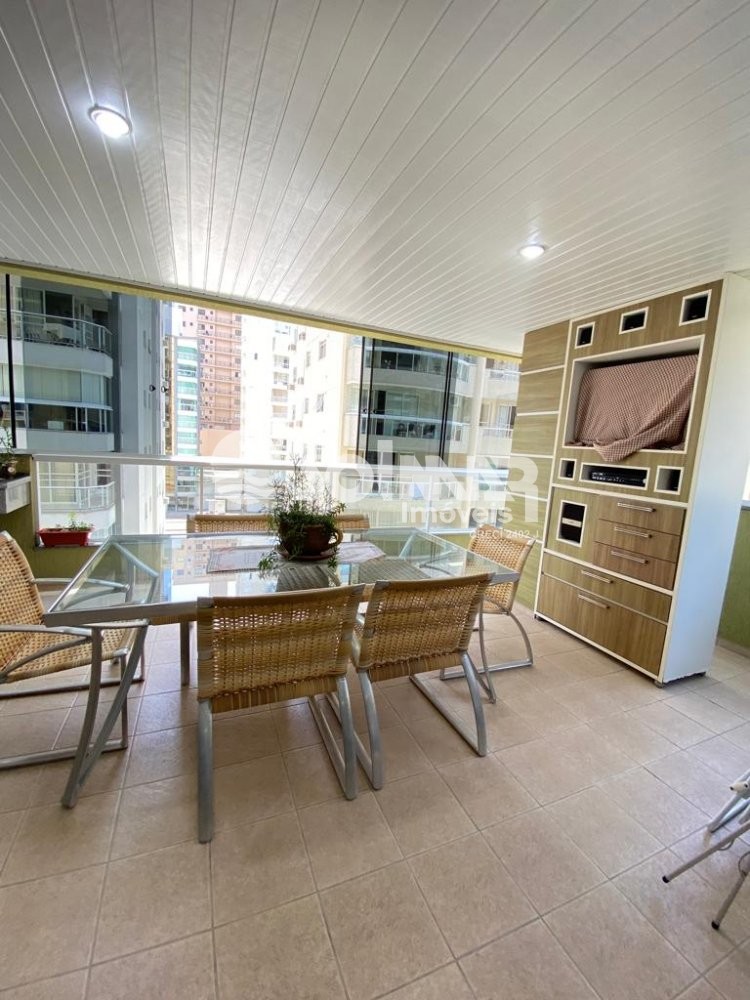 03 DORM SENDO 02 SUTES E 02 VAGAS - MEIA PRAIA