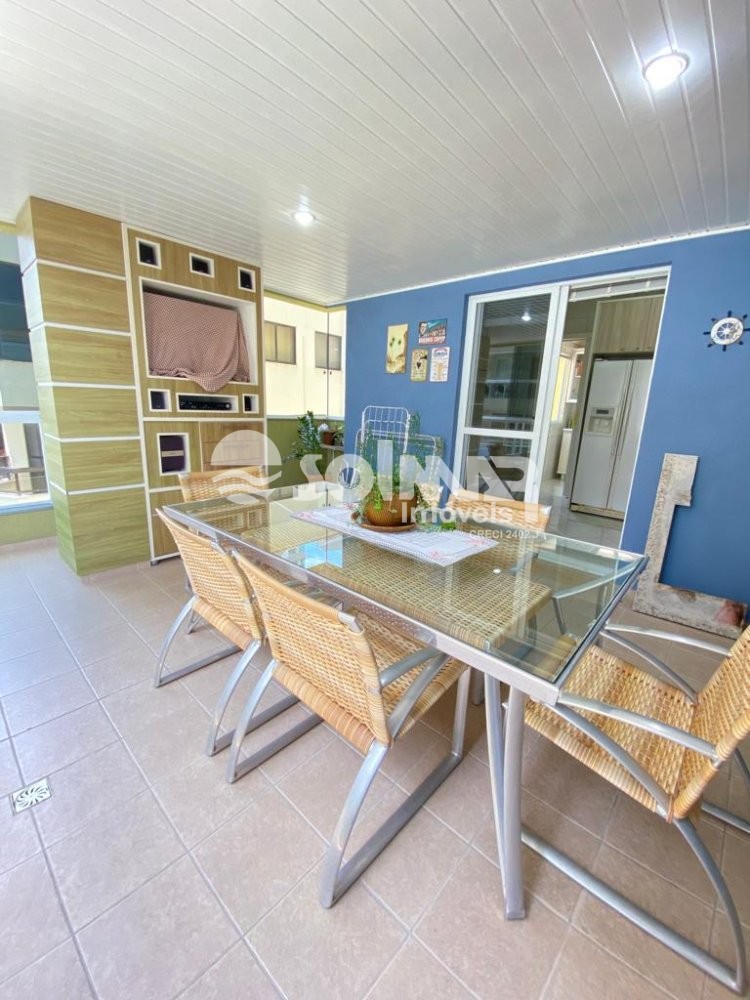 03 DORM SENDO 02 SUTES E 02 VAGAS - MEIA PRAIA