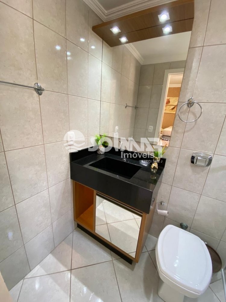 03 DORM SENDO 02 SUTES E 02 VAGAS - MEIA PRAIA