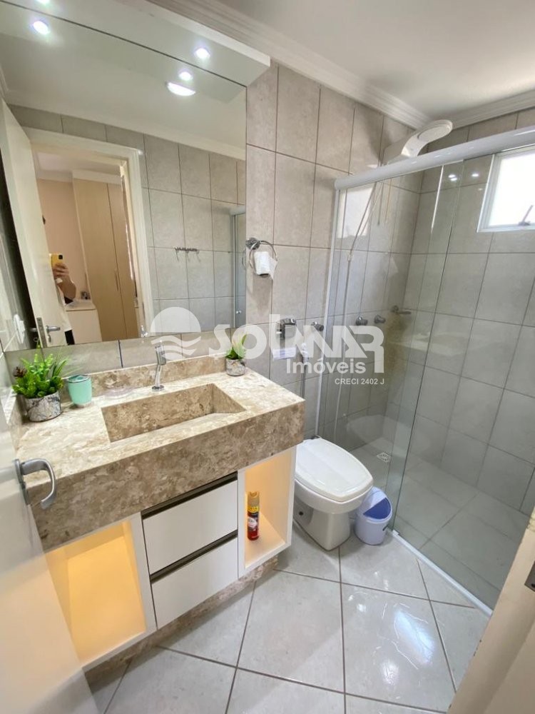 03 DORM SENDO 02 SUTES E 02 VAGAS - MEIA PRAIA