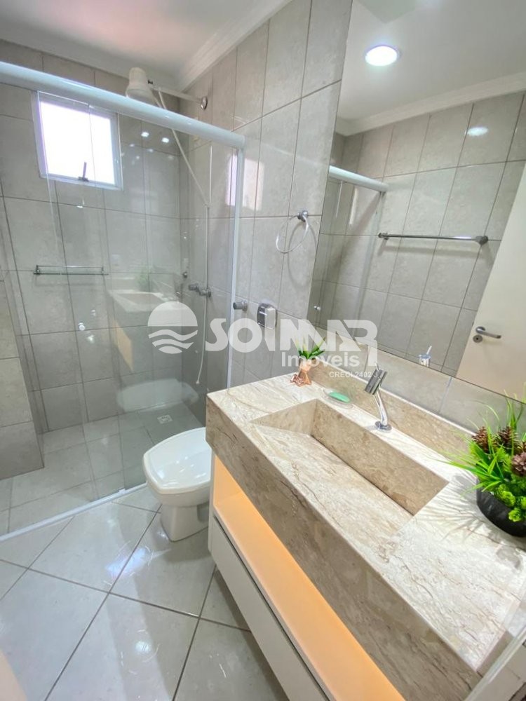 03 DORM SENDO 02 SUTES E 02 VAGAS - MEIA PRAIA