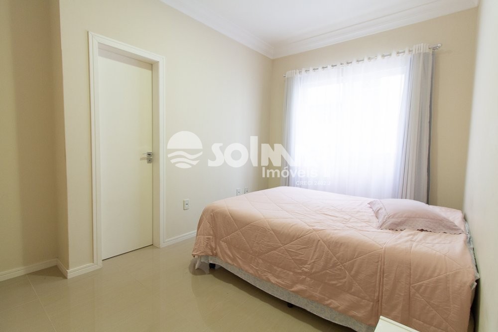 05 DORMITRIOS E 02 VAGAS DE GARAGEM - QUADRA MAR