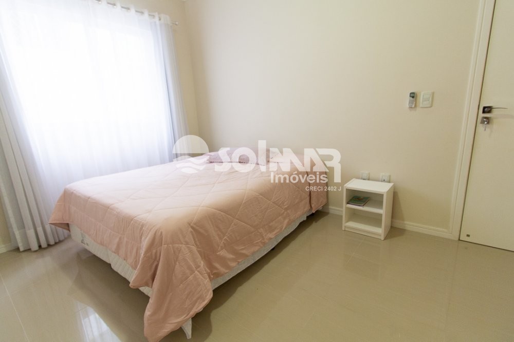 05 DORMITRIOS E 02 VAGAS DE GARAGEM - QUADRA MAR