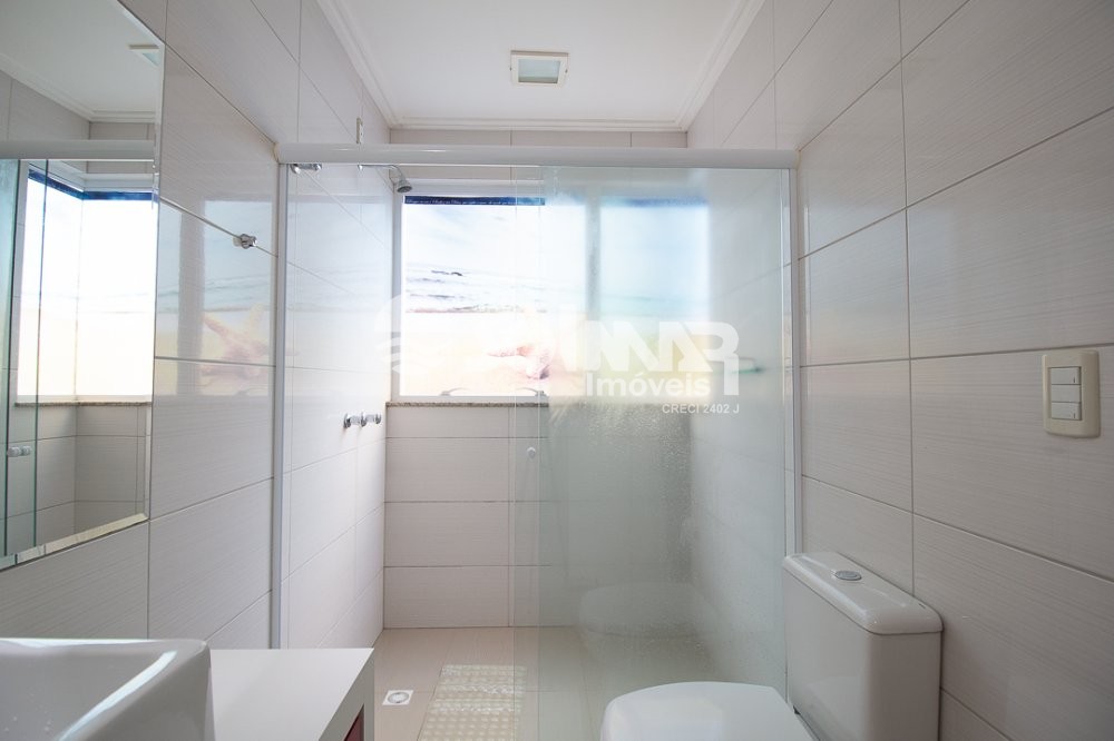 05 DORMITRIOS E 02 VAGAS DE GARAGEM - QUADRA MAR