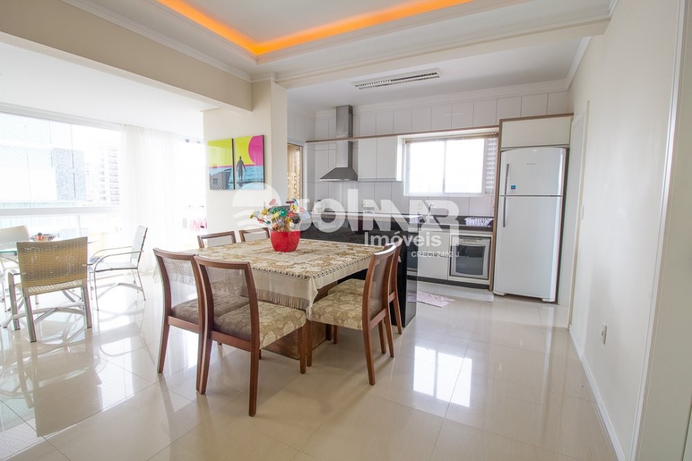 05 DORMITRIOS E 02 VAGAS DE GARAGEM - QUADRA MAR