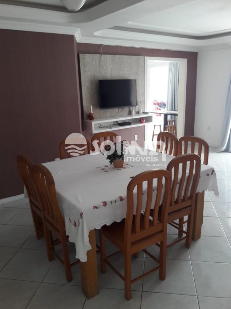 04 DORM E 02 VAGAS DE GARAGEM - AT 200M DO MAR