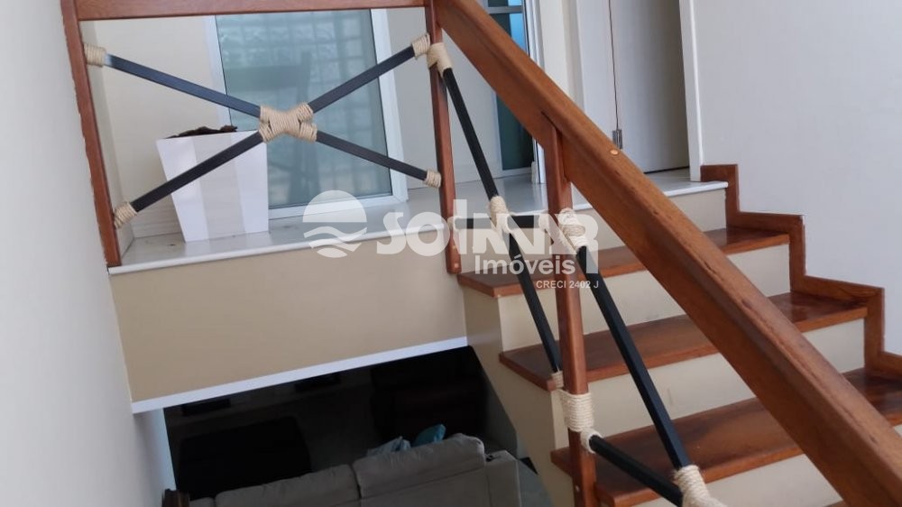 04 DORM E 03 VAGAS DE GARAGEM - CASA COM PISCINA 