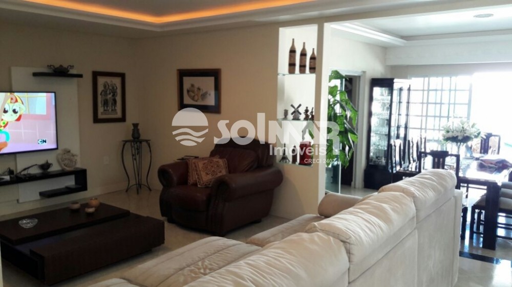 04 DORM E 03 VAGAS DE GARAGEM - CASA COM PISCINA 