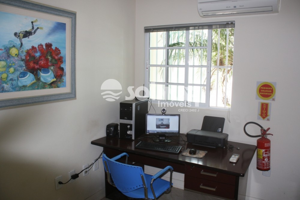 04 DORM E 03 VAGAS DE GARAGEM - CASA COM PISCINA 