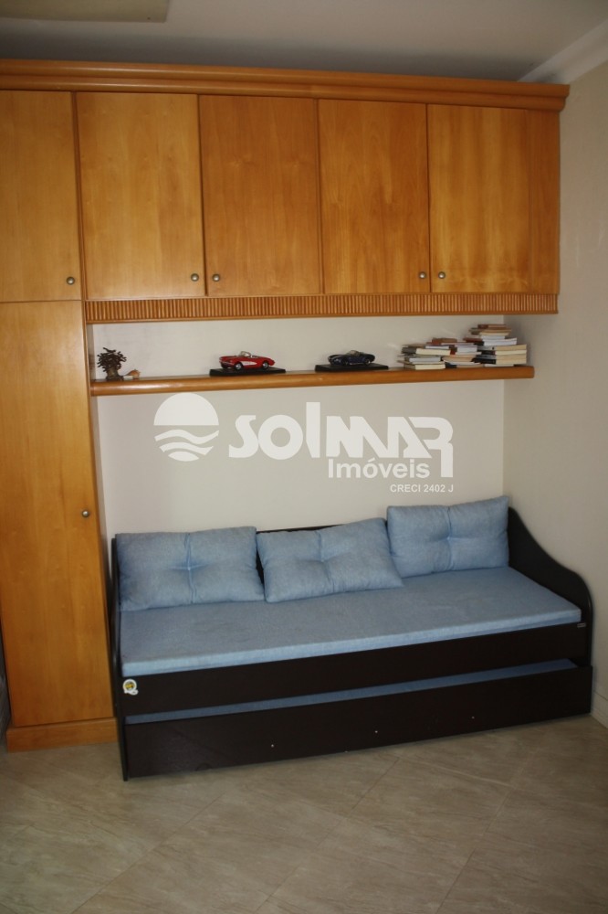 04 DORM E 03 VAGAS DE GARAGEM - CASA COM PISCINA 