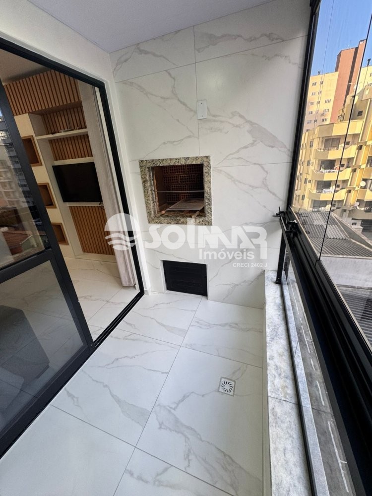 02 DORMITRIOS E 01 VAGA DE GARAGEM - MEIA PRAIA