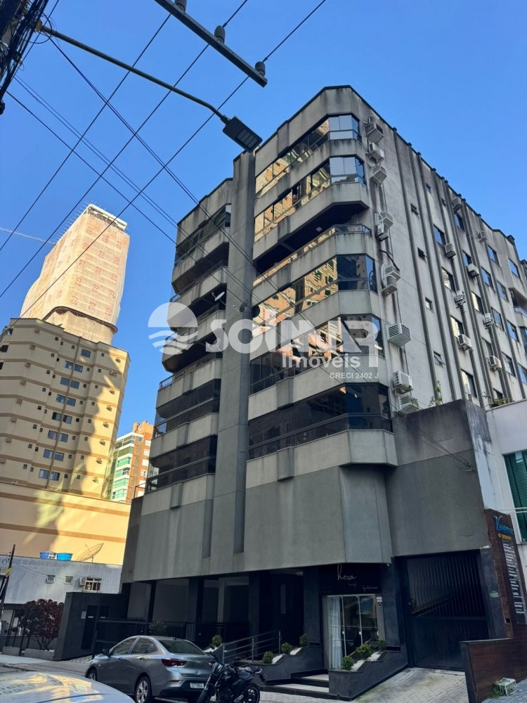 02 DORMITRIOS E 01 VAGA DE GARAGEM - MEIA PRAIA