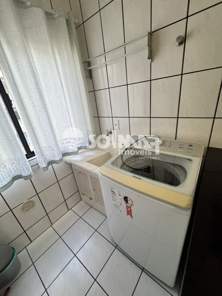 02 DORMITRIOS E 01 VAGA DE GARAGEM - MEIA PRAIA