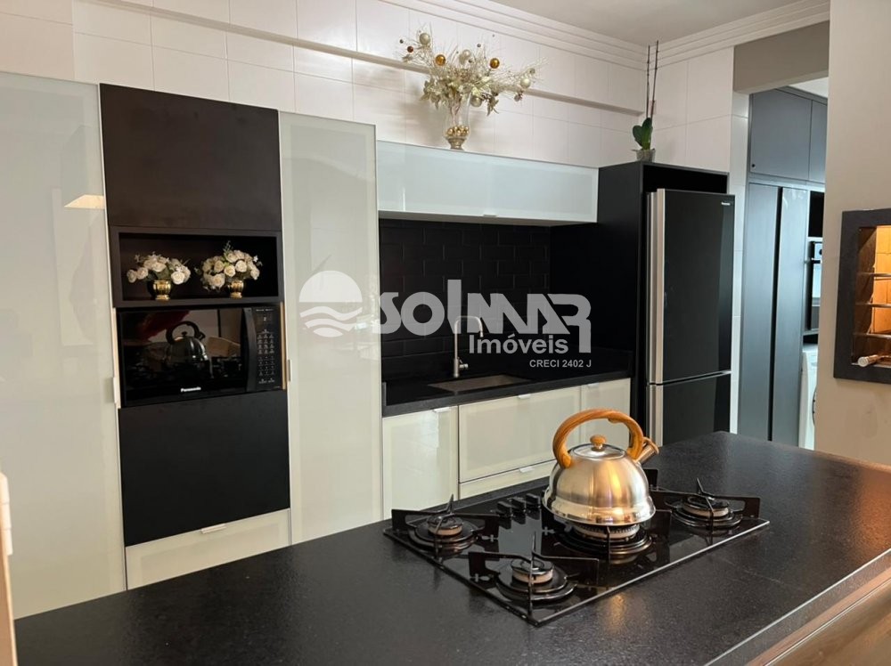 04 DORM SENDO 02 SUTES E 02 VAGAS - LATERAL MAR