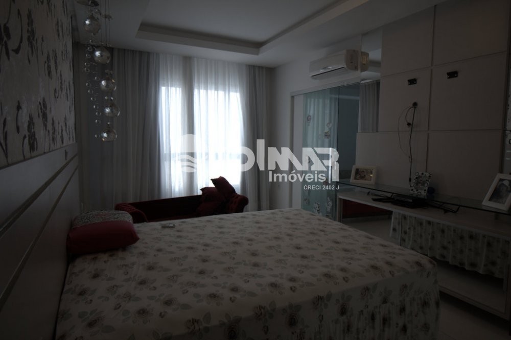 04 SUTES E 03 VAGAS DE GARAGEM - QUADRA MAR