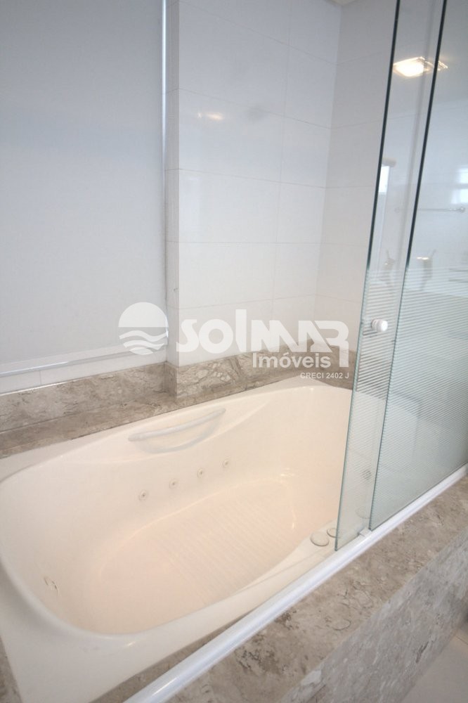 04 SUTES E 03 VAGAS DE GARAGEM - QUADRA MAR