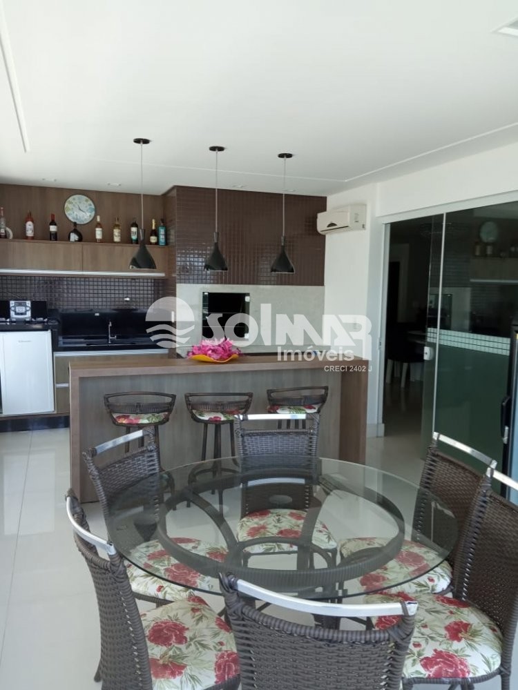 04 SUTES E 03 VAGAS DE GARAGEM - QUADRA MAR