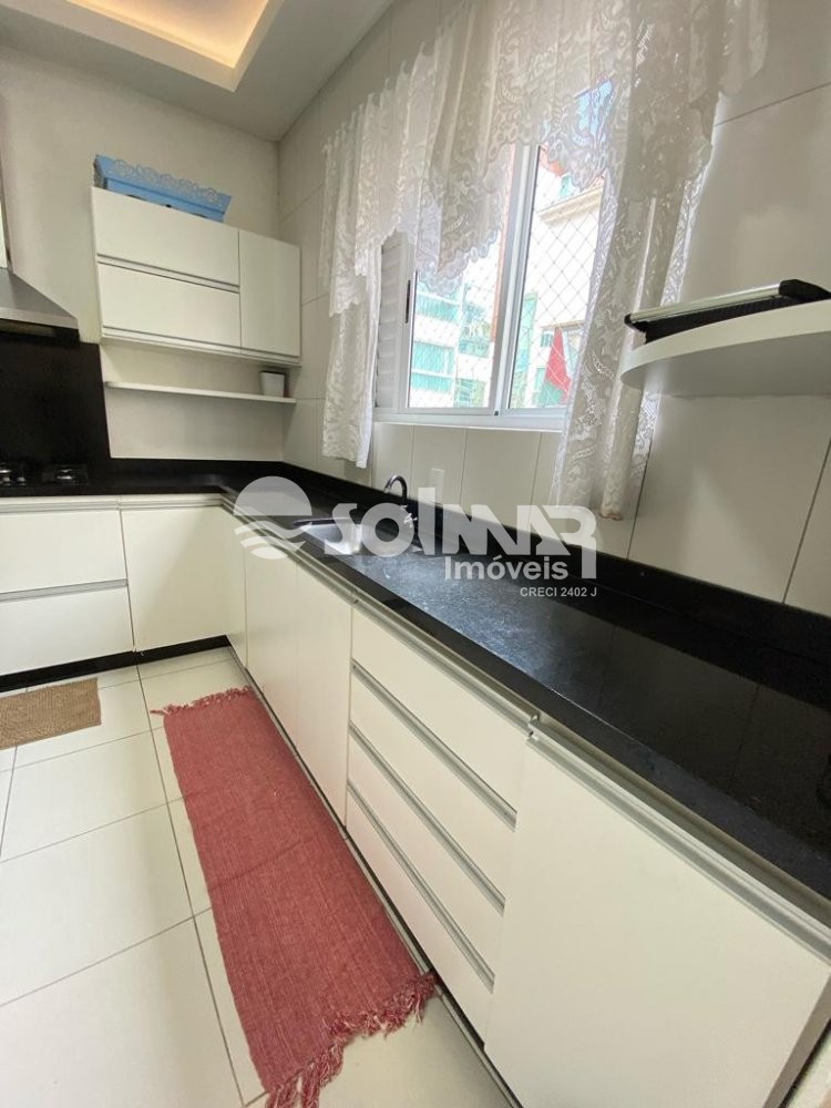 03 SUTES E 02 VAGAS DE GARAGEM - AT 200M DO MAR 