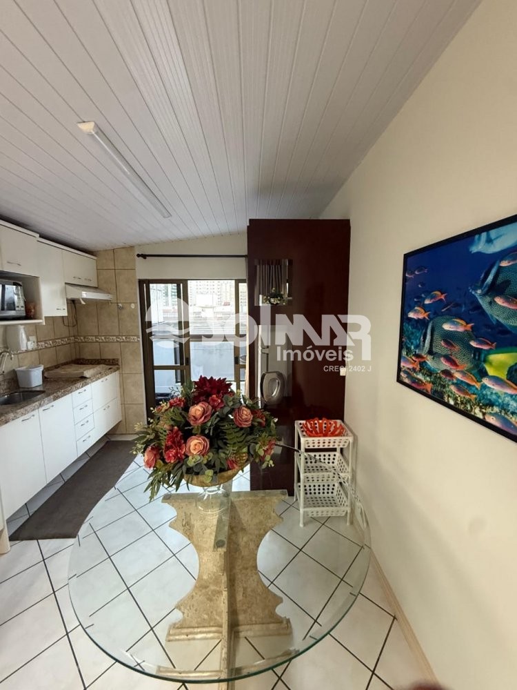 KITNET COM AR CONDICIONADO - LATERAL MAR