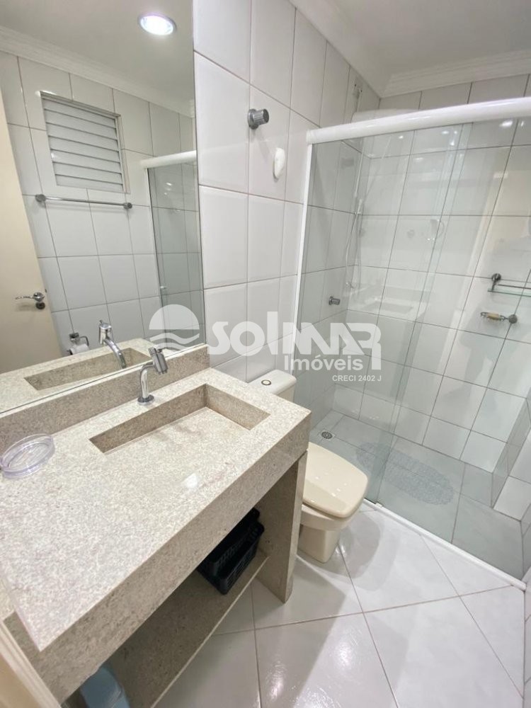 03 DORM SENDO 02 SUTES E 02 VAGAS - MEIA PRAIA