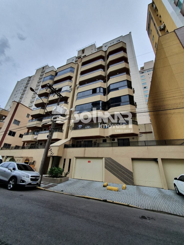 03 DORMITRIOS E 01 VAGA - MEIA PRAIA