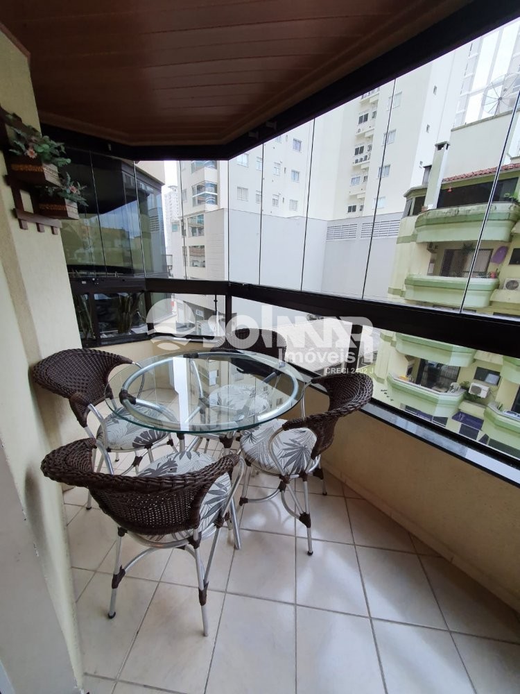 03 DORMITRIOS E 01 VAGA - MEIA PRAIA