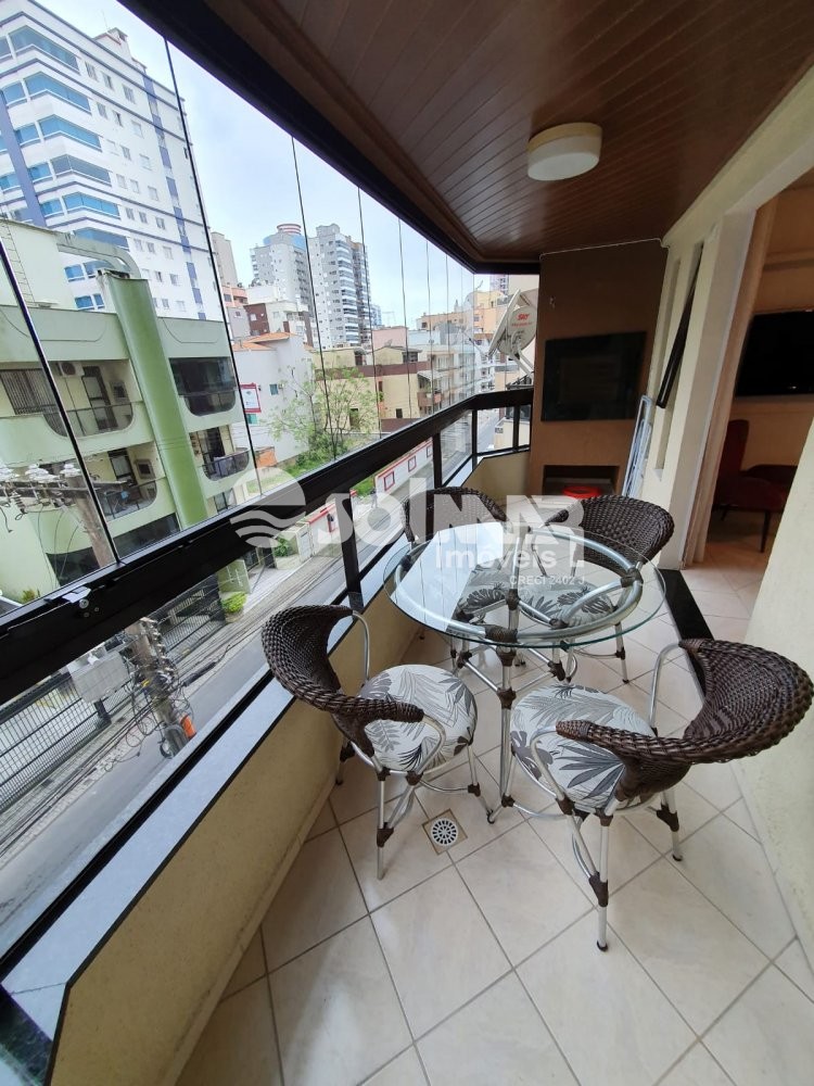 03 DORMITRIOS E 01 VAGA - MEIA PRAIA