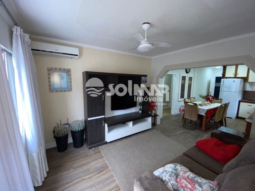 03 SUTES E 02 VAGAS DE GARAGEM - CASA AMPLA