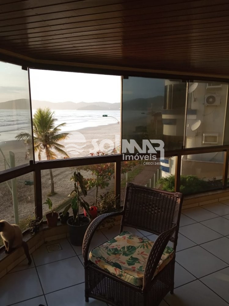 03 DORMITRIOS E 02 VAGAS DE GARAGEM - LATERAL MAR