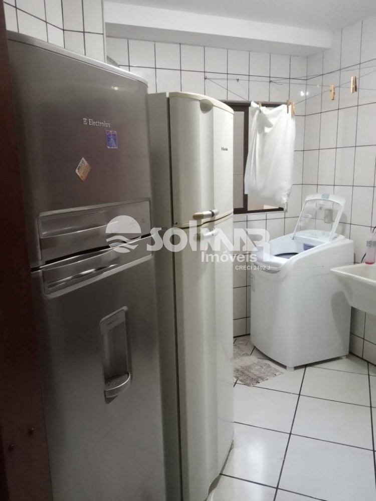 03 DORMITRIOS E 02 VAGAS DE GARAGEM - LATERAL MAR