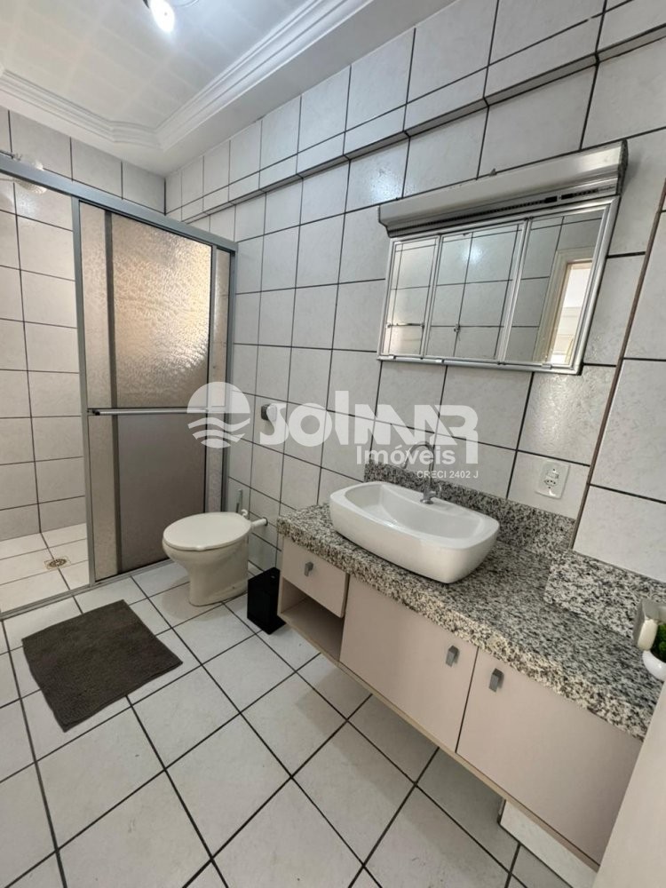 02 DORMIT�RIOS E 01 VAGA DE GARAGEM - QUADRA MAR