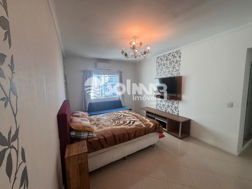 04 DORM SENDO 2 SUITES E 02 VAGAS  PISCINA 