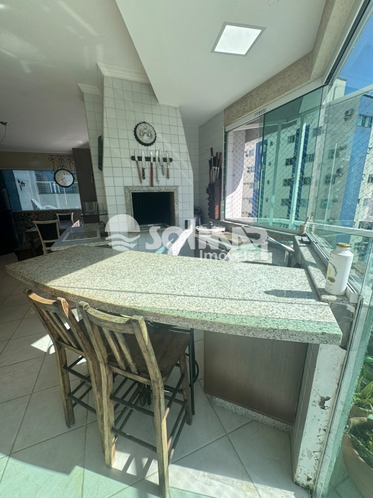 04 DORM SENDO 2 SUITES E 02 VAGAS  PISCINA 