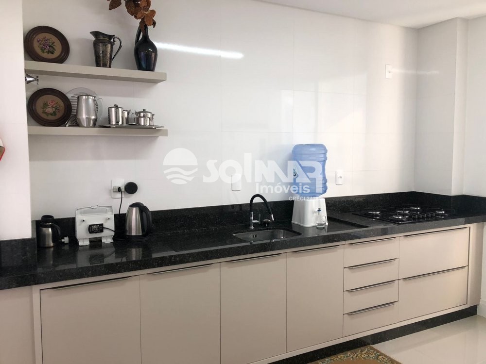 03 suites bem localizado 03 vagas em Itapema