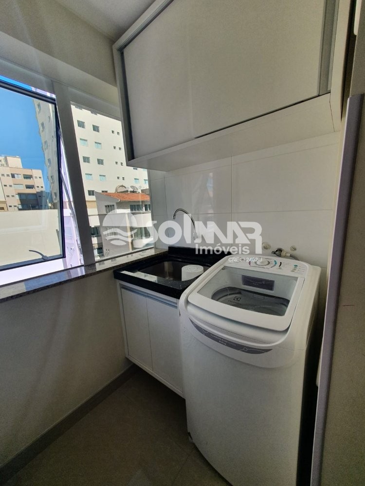 (ALUGUEL ANUAL) 02 sutes e 02 vagas - Meia Praia 