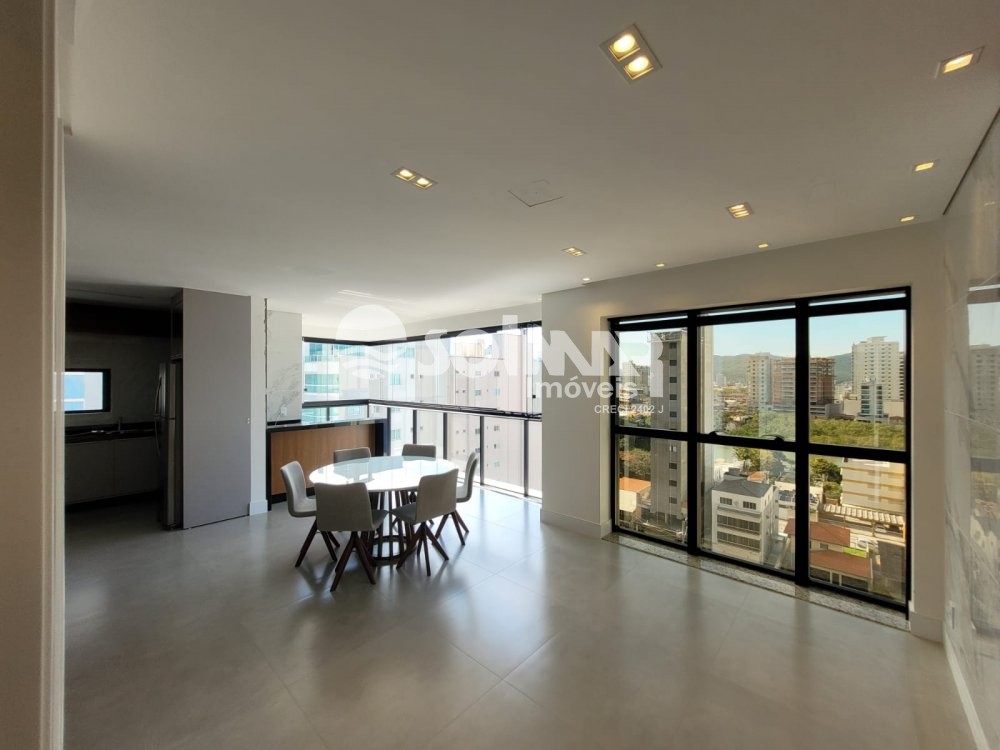 03 SUTES E 02 VAGAS DE GARAGEM - QUADRA MAR