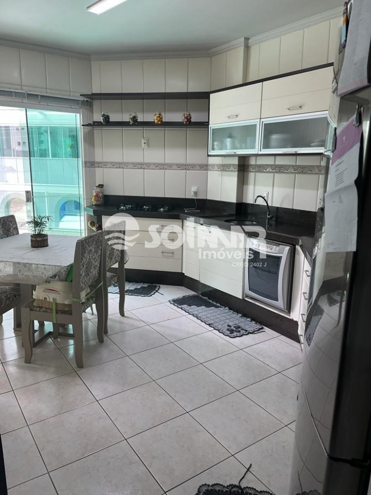 03 DORMITRIOS E 02 VAGAS - MEIA PRAIA 