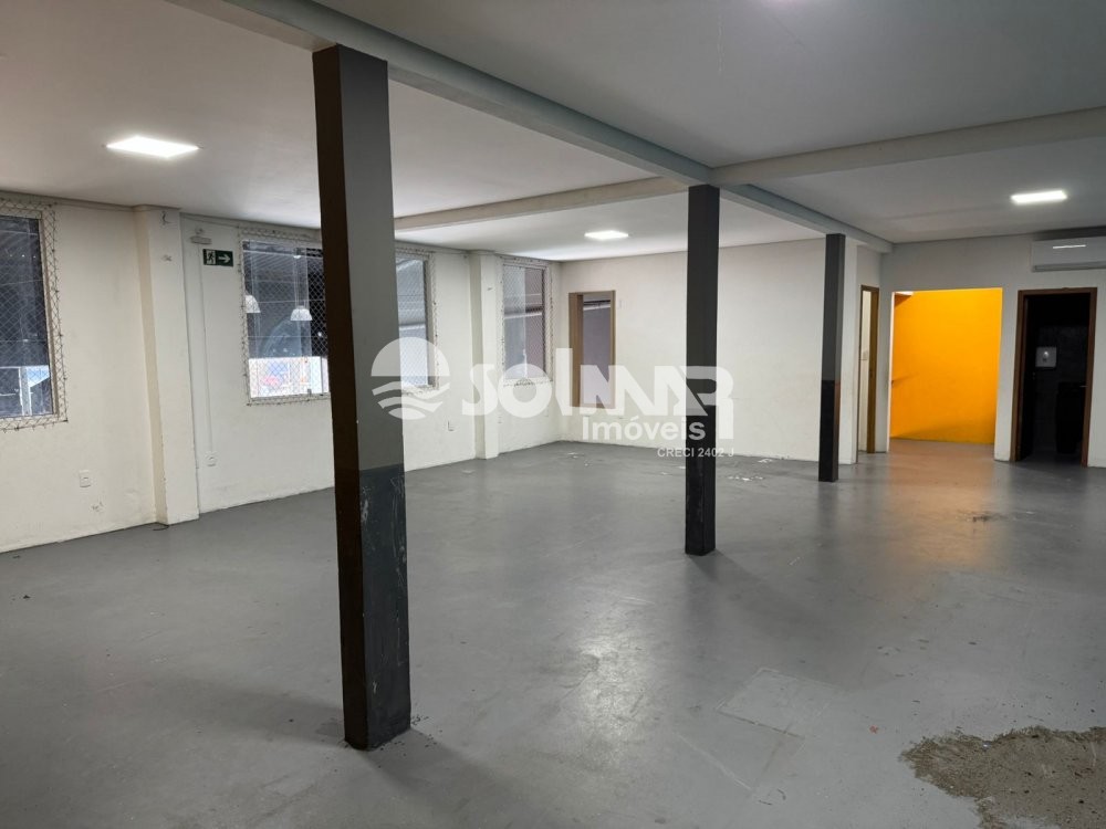 (ANUAL) BARRAC�O COMERCIAL - MEIA PRAIA 