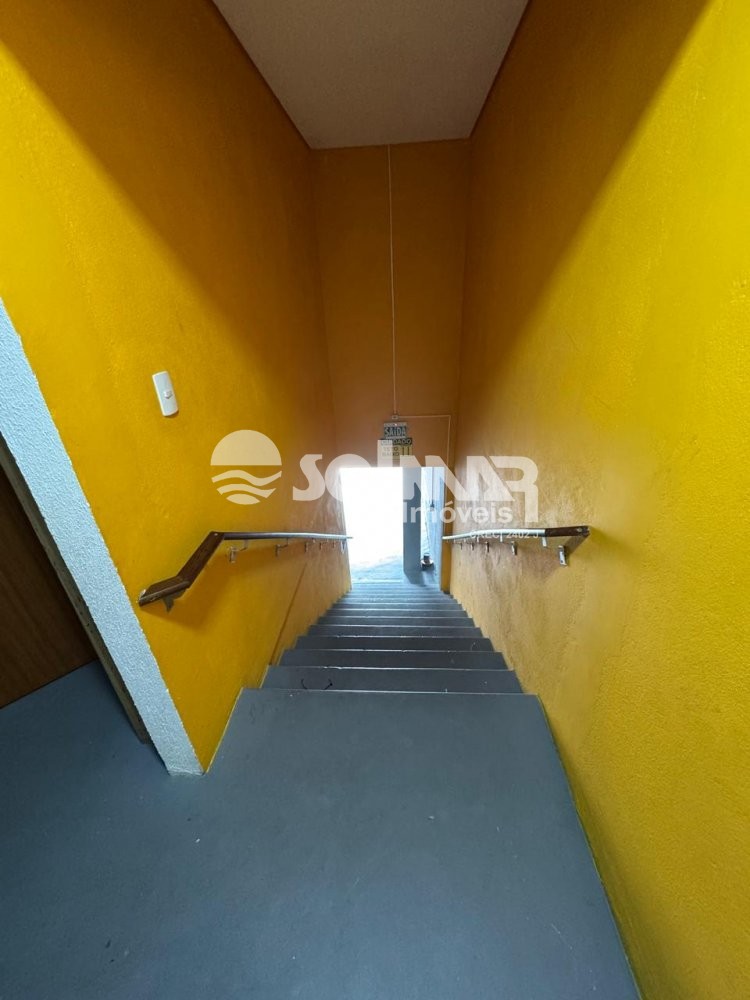 (ANUAL) BARRAC�O COMERCIAL - MEIA PRAIA 