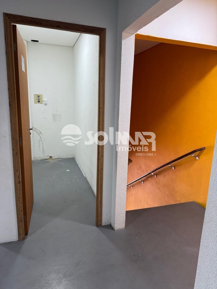 (ANUAL) BARRAC�O COMERCIAL - MEIA PRAIA 
