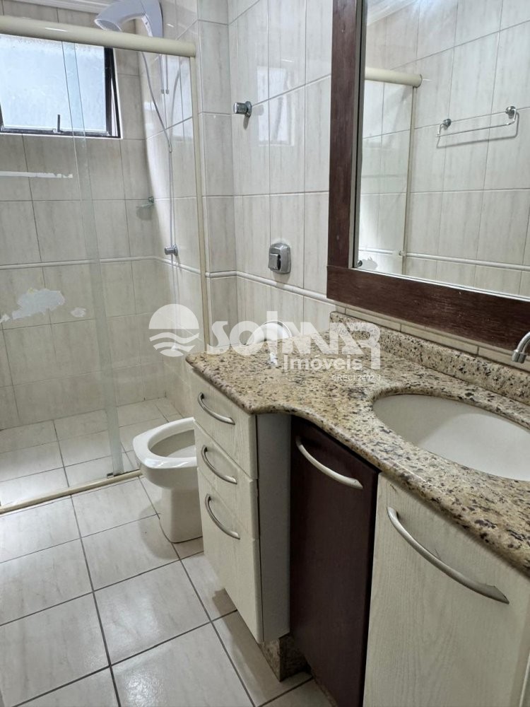 (ANUAL) 03 DORM E 01 VAGA - MEIA PRAIA 