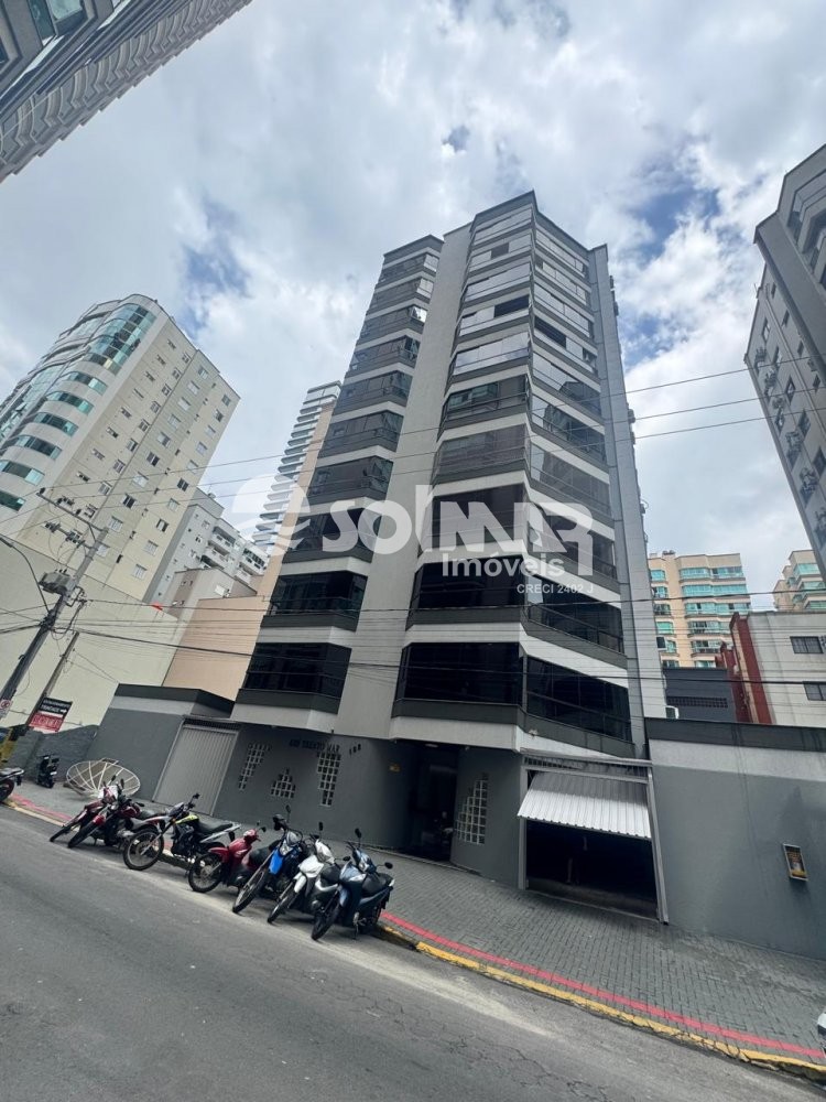 (ANUAL) 03 DORM E 01 VAGA - MEIA PRAIA 