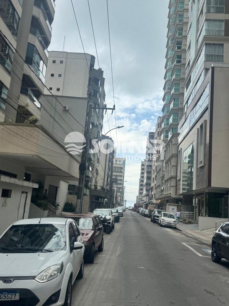 (ANUAL) 03 DORM E 01 VAGA - MEIA PRAIA 