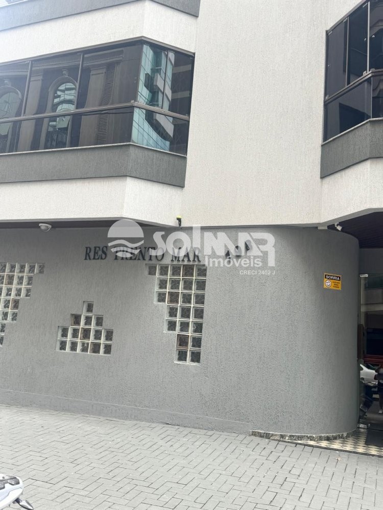 (ANUAL) 03 DORM E 01 VAGA - MEIA PRAIA 