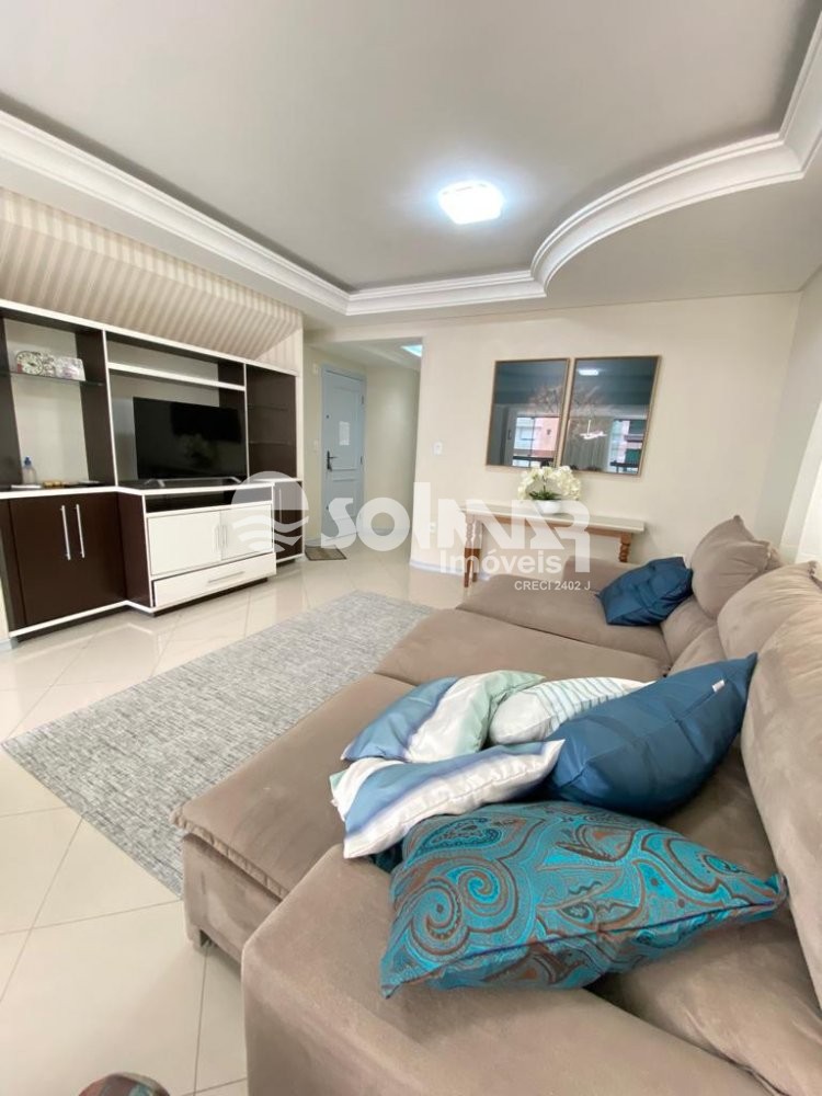 03 DORM SENDO 02 SU�TES E 01 VAGA - MEIA PRAIA